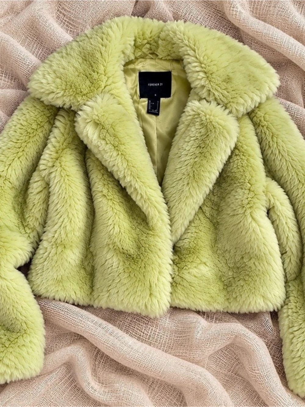 Forever 21 Plush Faux Fur Cropped Coat Faux Fur Teddy Jacket in Green Like New